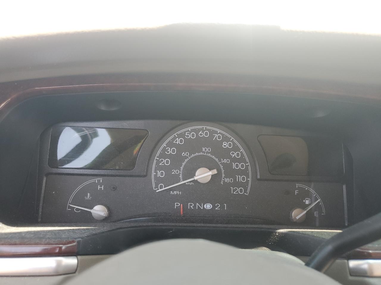 2004 Lincoln Town Car Ultimate Long Wheelbase VIN: 1LNHM85W24Y652396 Lot: 63002754