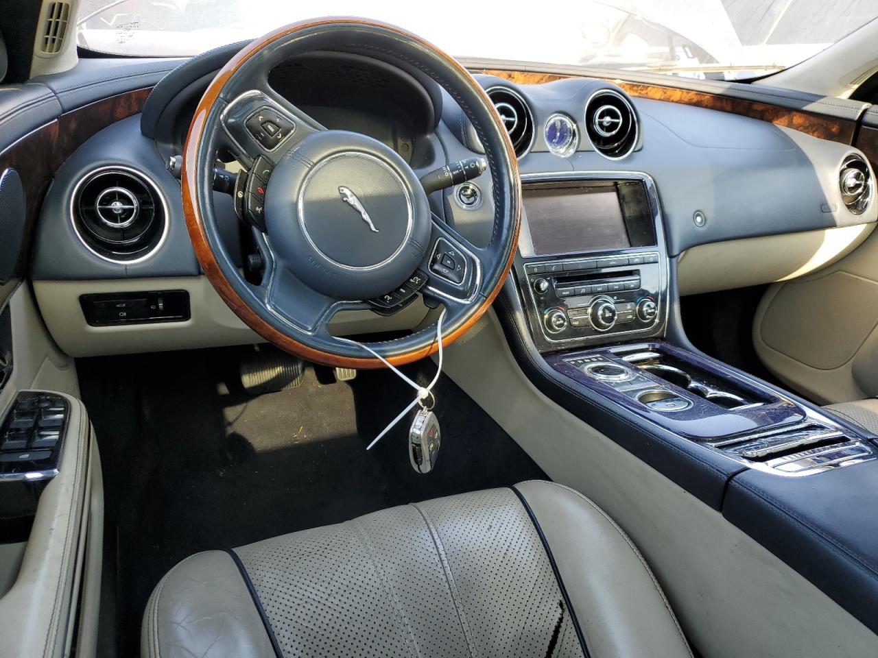 2011 Jaguar Xjl VIN: SAJWA2GB1BLV17756 Lot: 61670504