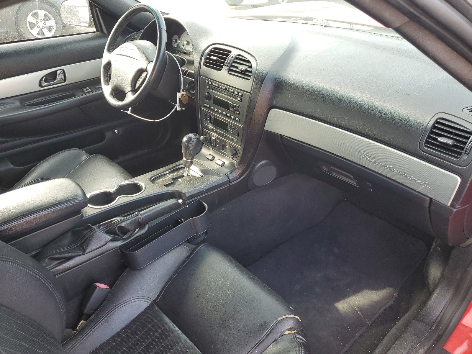 1FAHP60A75Y105594 2005 Ford Thunderbird