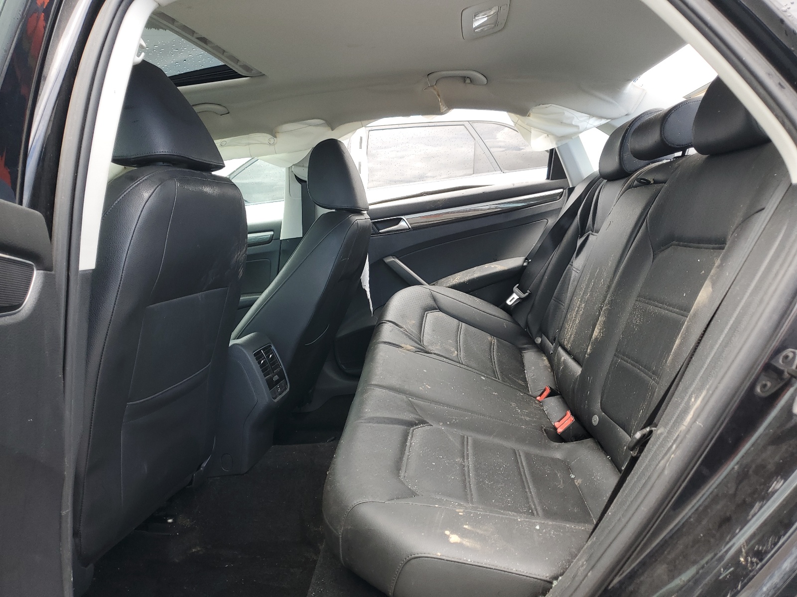 1VWBT7A3XHC009619 2017 Volkswagen Passat Se