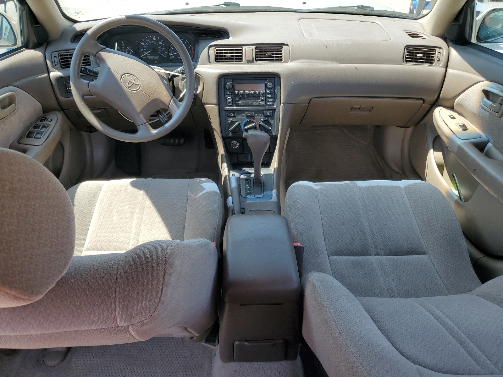 4T1BF22K7YU947151 2000 Toyota Camry Le