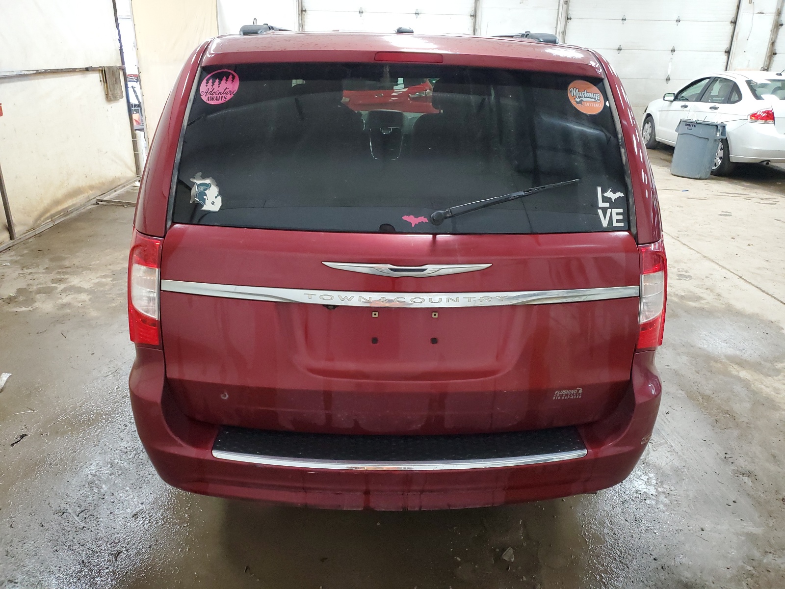 2A4RR5DG4BR604025 2011 Chrysler Town & Country Touring
