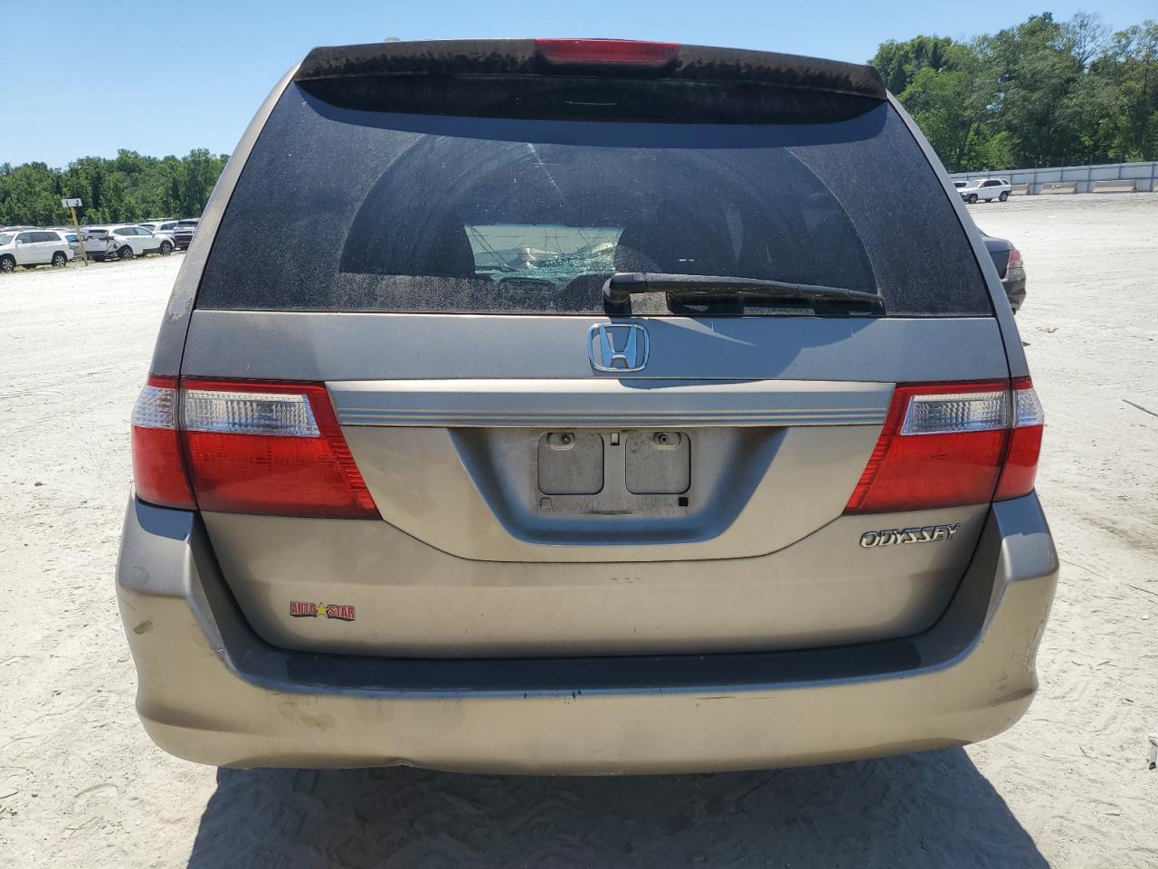 2005 Honda Odyssey Lx VIN: 5FNRL38275B101504 Lot: 62253564