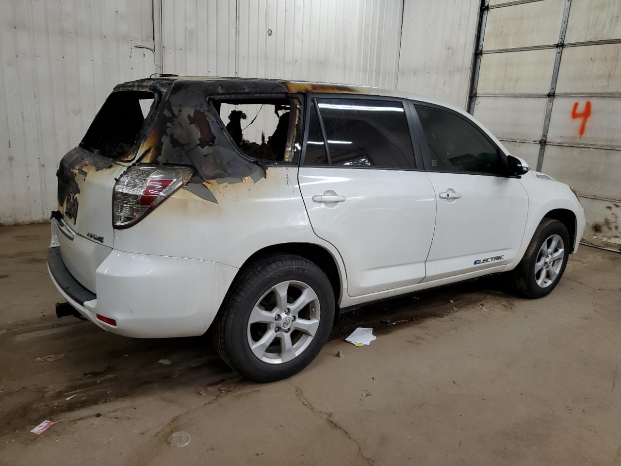 VIN 2T3YL4DV6DW002070 2013 TOYOTA RAV4 no.3