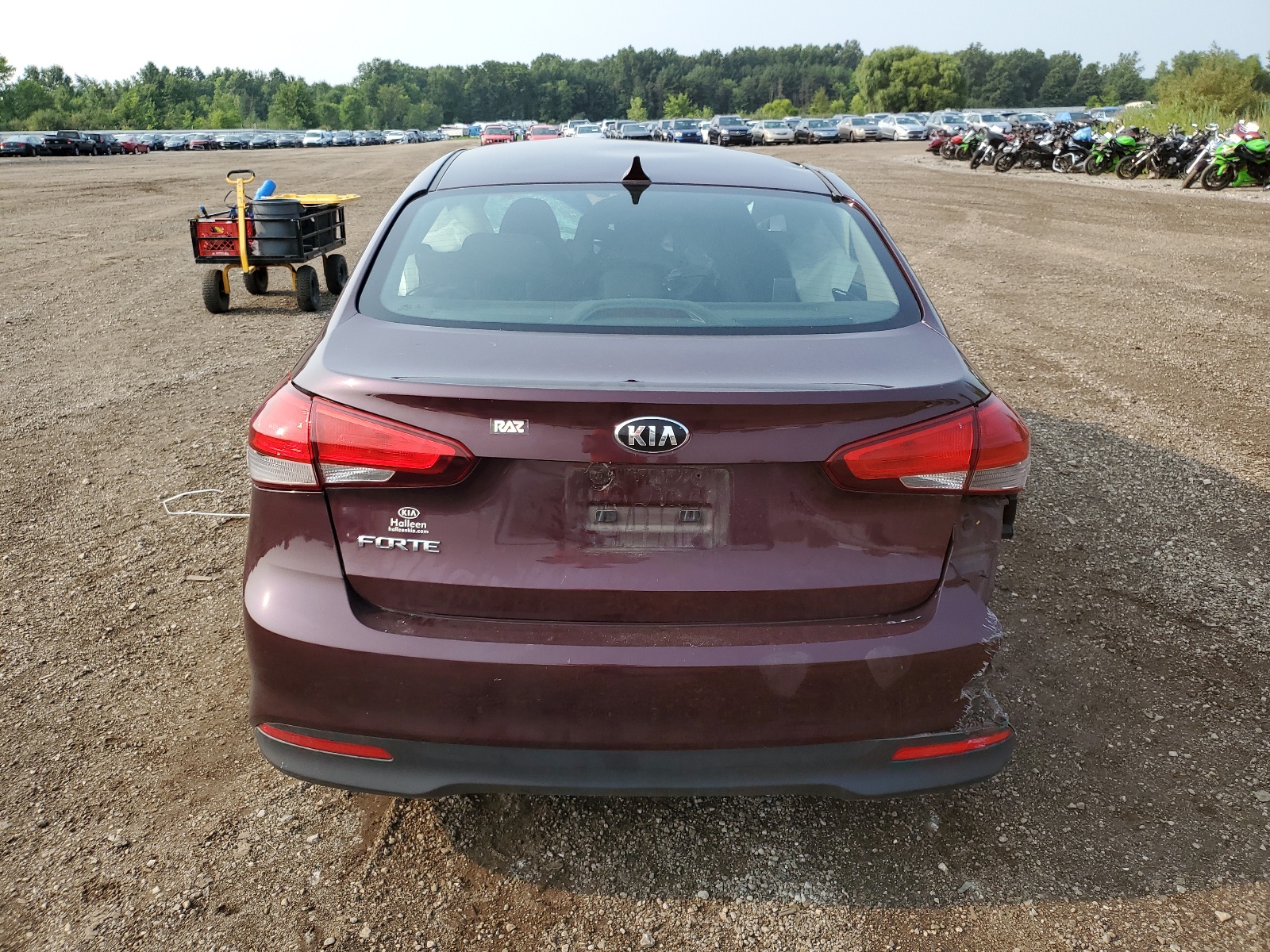 3KPFK4A7XHE050205 2017 Kia Forte Lx