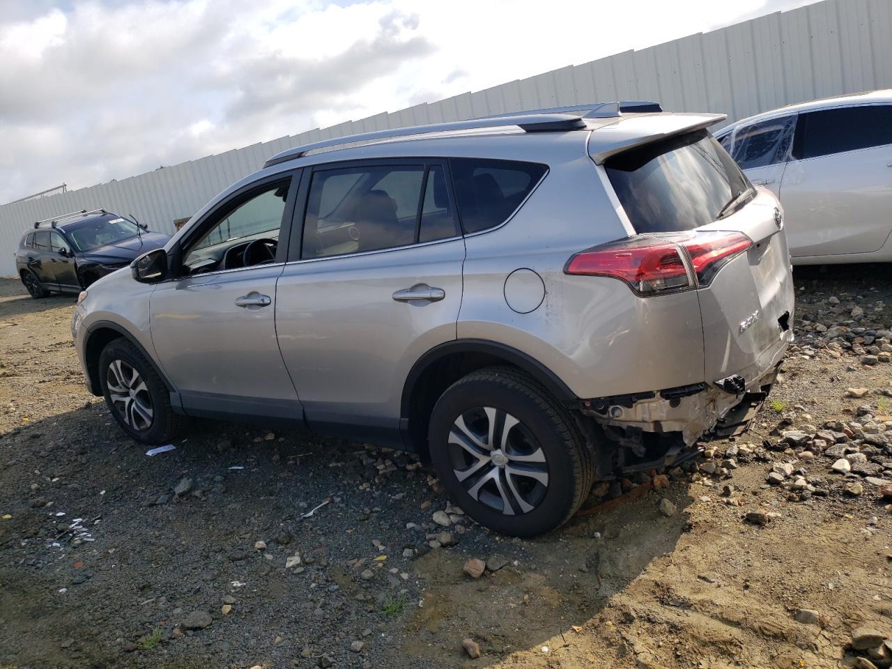 JTMBFREV5JJ245971 2018 TOYOTA RAV 4 - Image 2