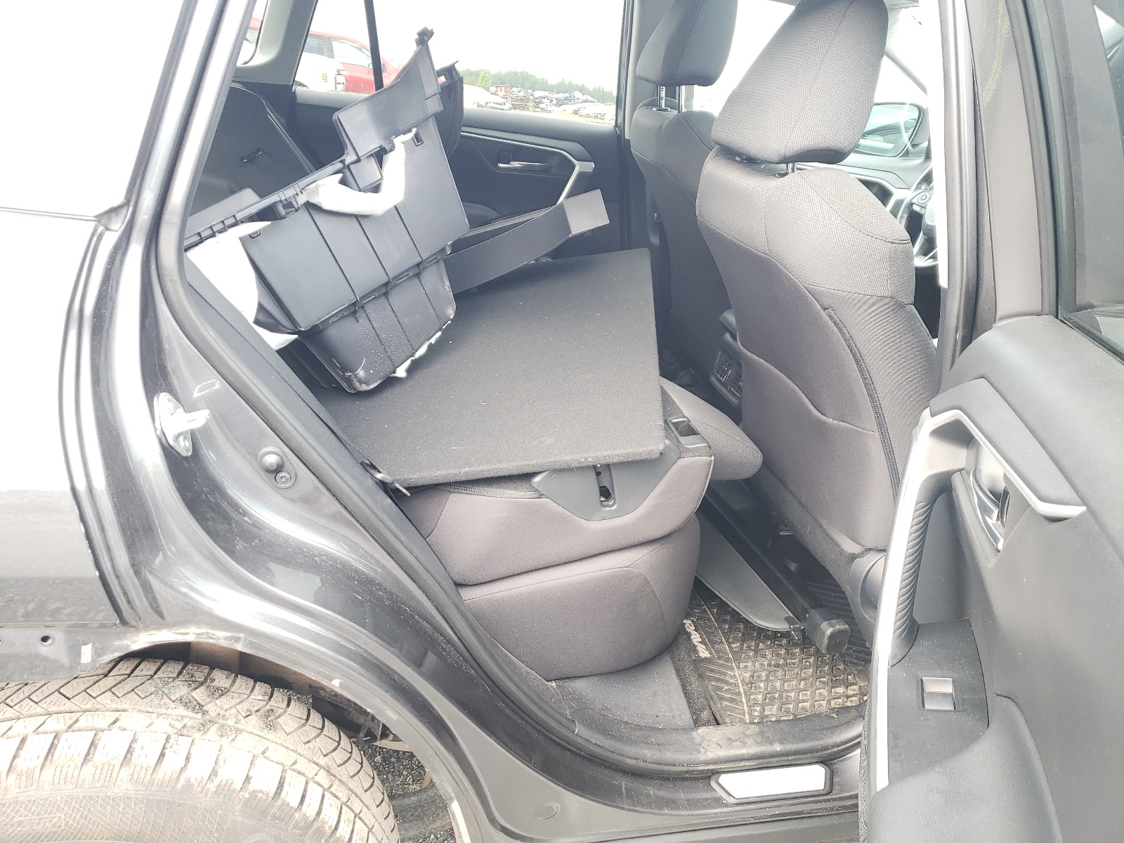 2T3R1RFV9MC238718 2021 Toyota Rav4 Xle