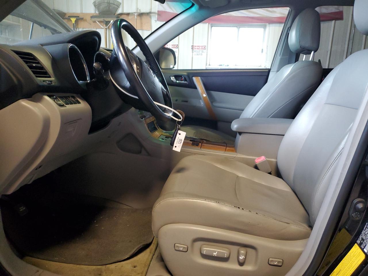 2008 Toyota Highlander Hybrid Limited VIN: JTEEW44A082011199 Lot: 64048874