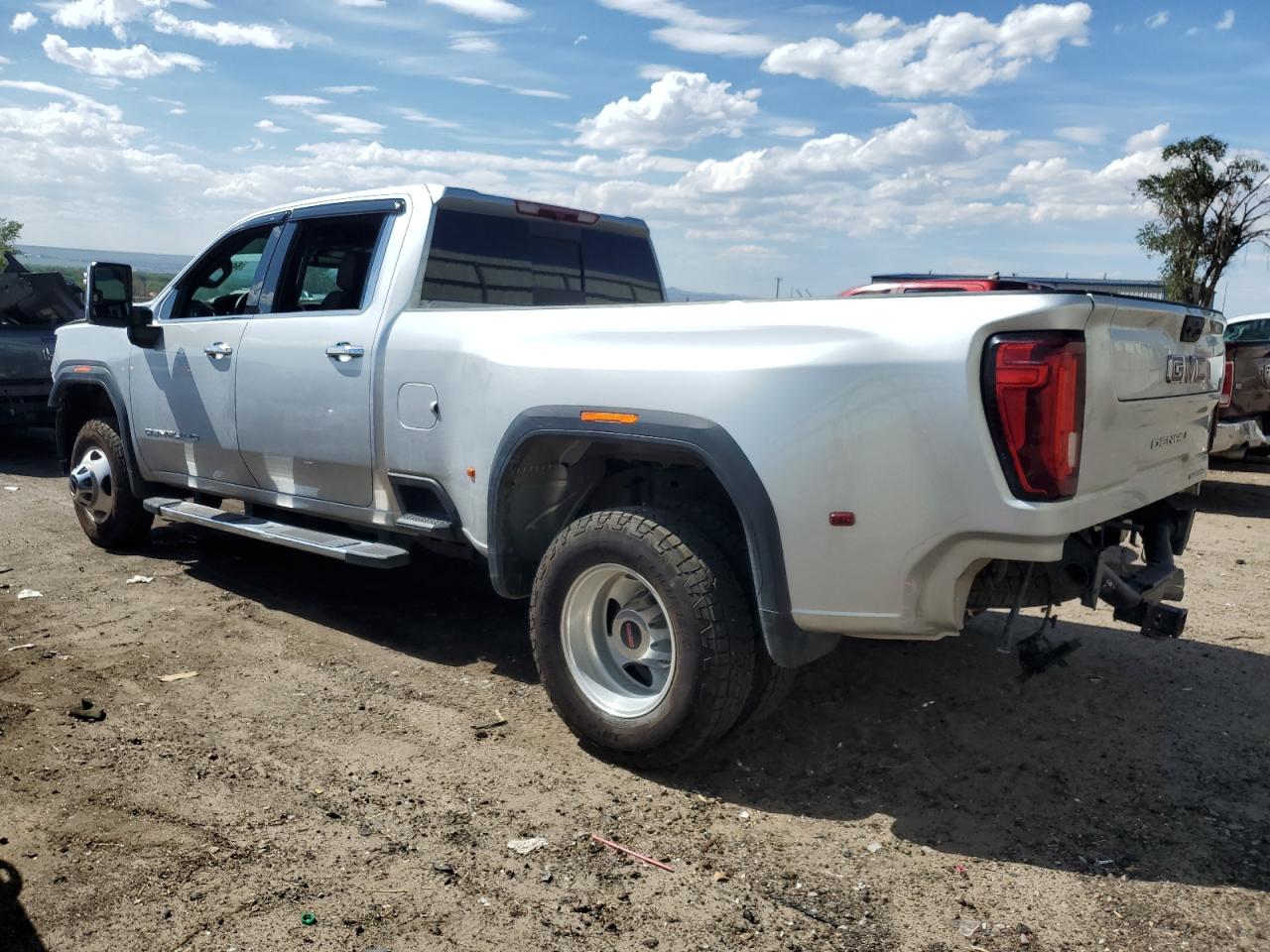 1GT49WEY5NF137285 2022 GMC Sierra K3500 Denali