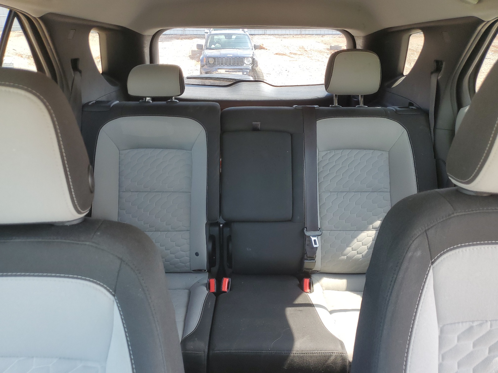 2GNAXJEV4J6254952 2018 Chevrolet Equinox Lt