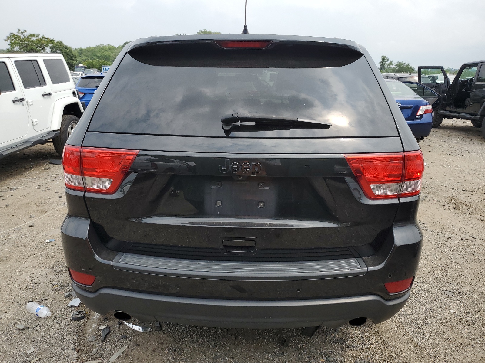 1C4RJFAT1CC335125 2012 Jeep Grand Cherokee Laredo