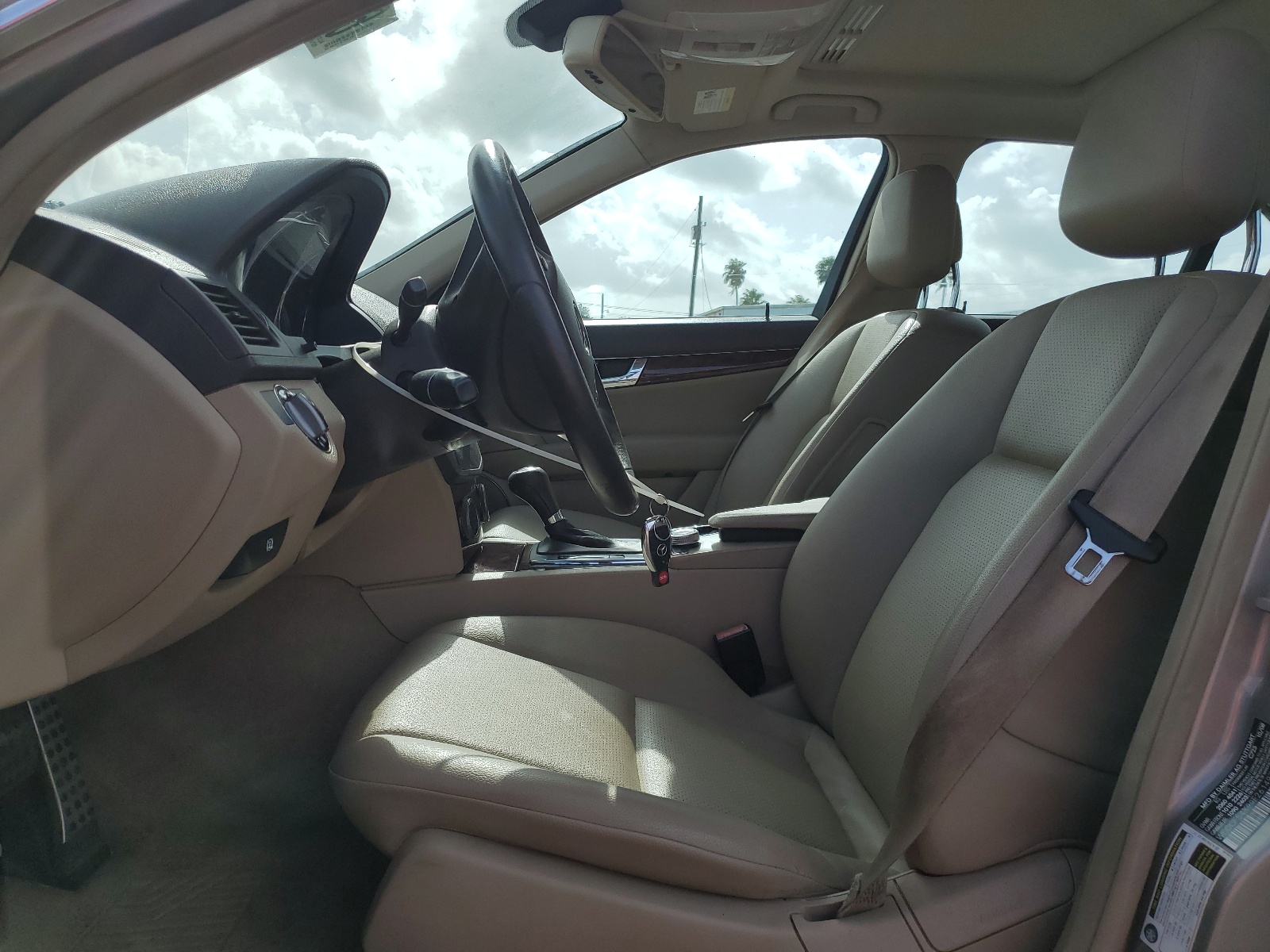 WDDGF54X99F261497 2009 Mercedes-Benz C 300