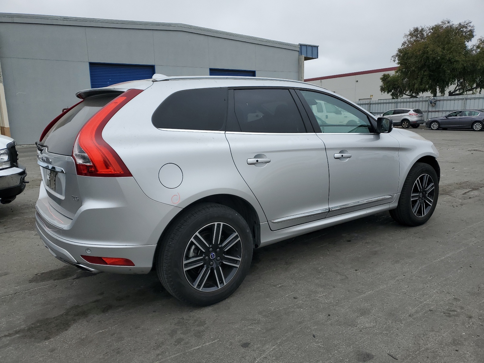 YV440MDR9H2082261 2017 Volvo Xc60 T5 Dynamic