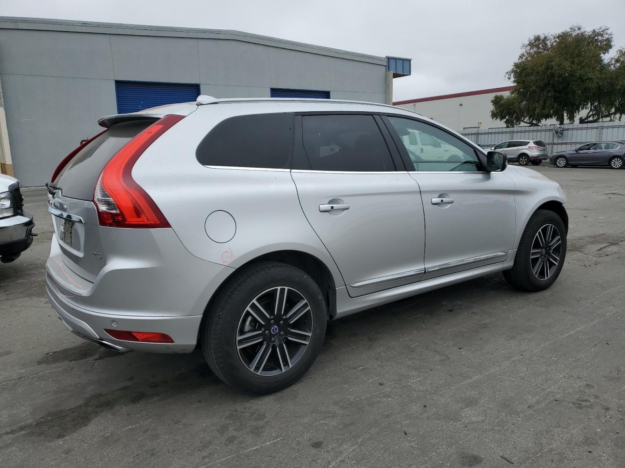 2017 Volvo Xc60 T5 Dynamic VIN: YV440MDR9H2082261 Lot: 63071214