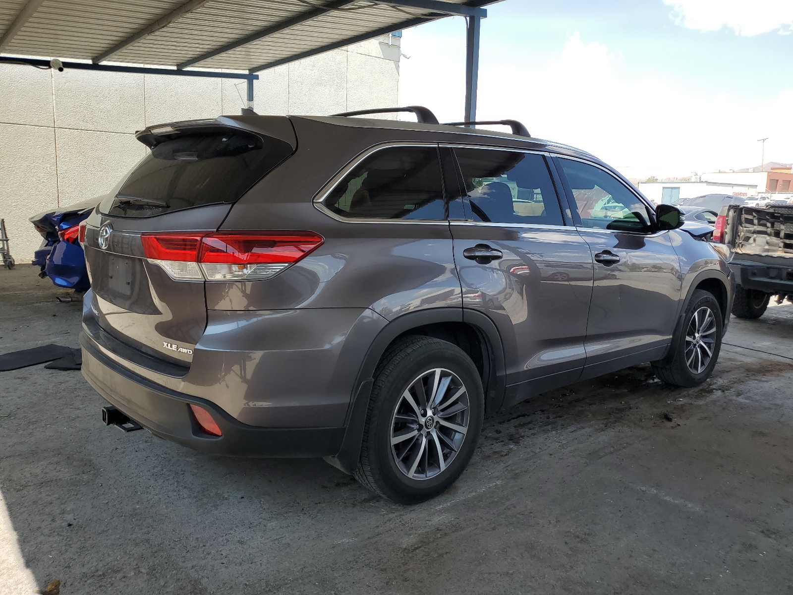 5TDJZRFH0KS577932 2019 Toyota Highlander Se