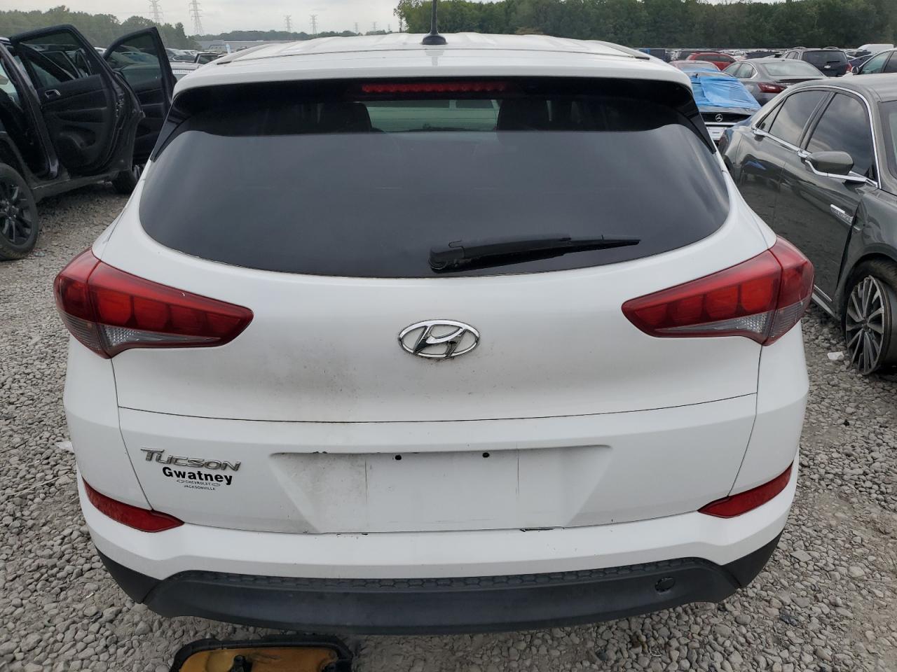 KM8J23A45HU584591 2017 Hyundai Tucson Se