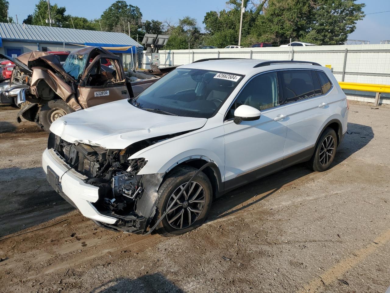 3VV2B7AX8MM111374 2021 VOLKSWAGEN TIGUAN - Image 1