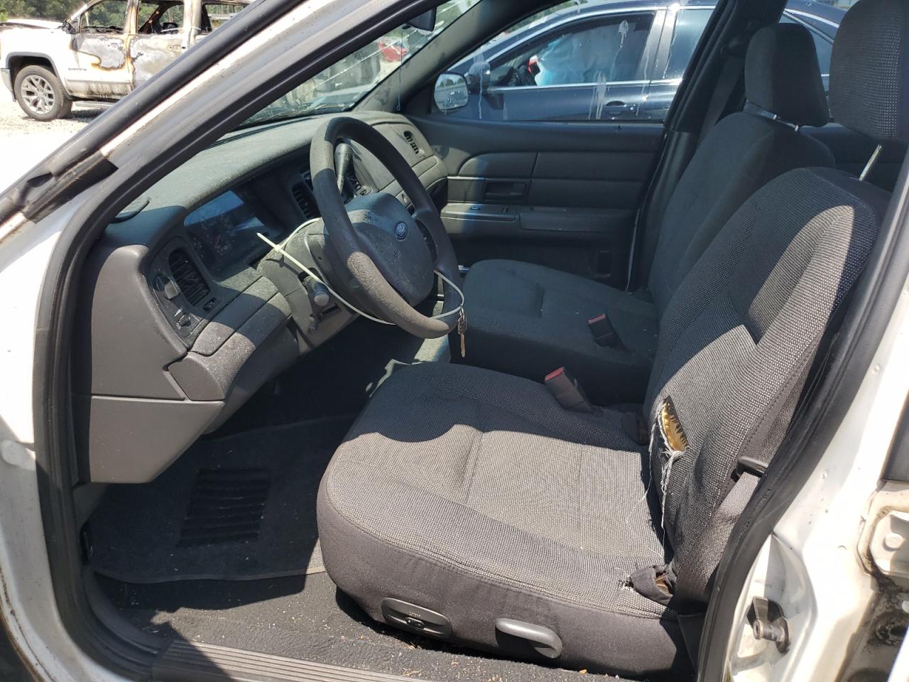 2005 Ford Crown Victoria Police Interceptor VIN: 2FAHP71W25X156761 Lot: 63275344