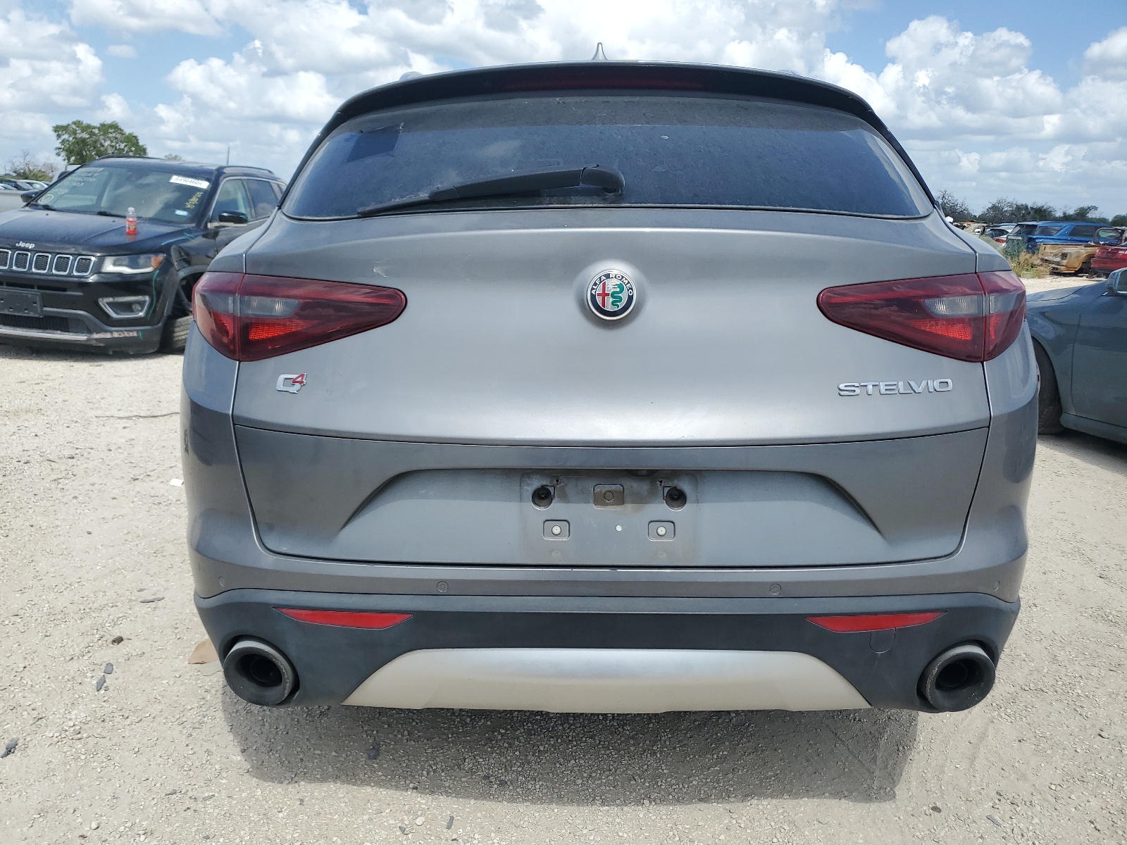 2018 Alfa Romeo Stelvio vin: ZASFAKAN9J7B88059