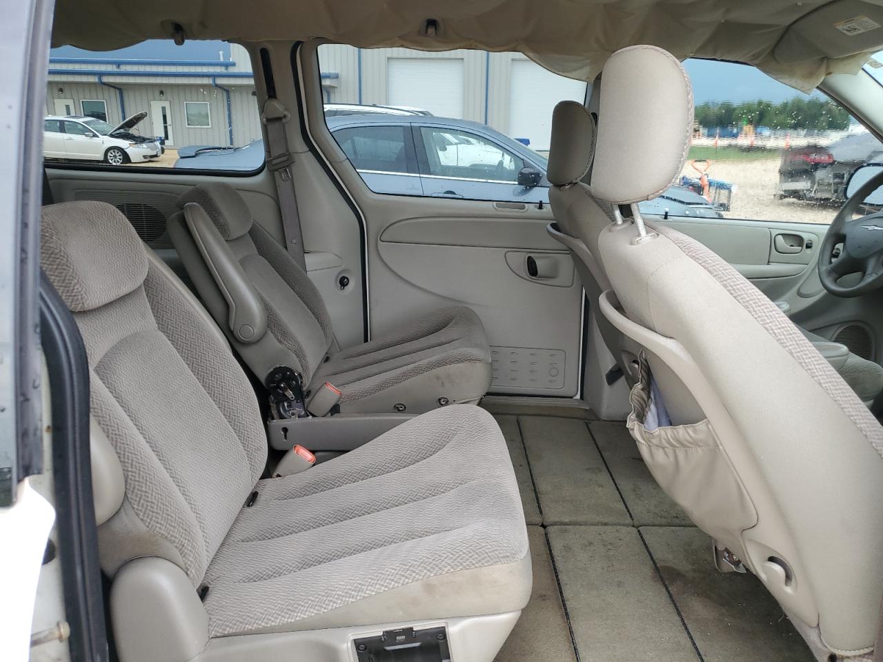 2006 Chrysler Town & Country Lx VIN: 2A4GP44R46R808242 Lot: 63563664