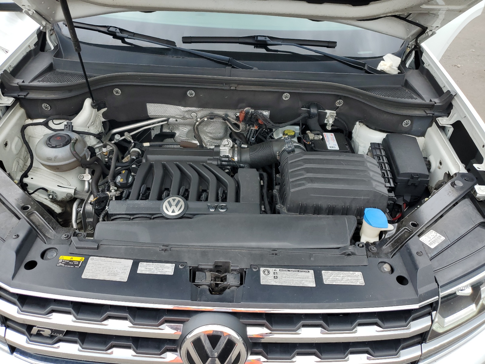 1V2PR2CA9JC532110 2018 Volkswagen Atlas Se