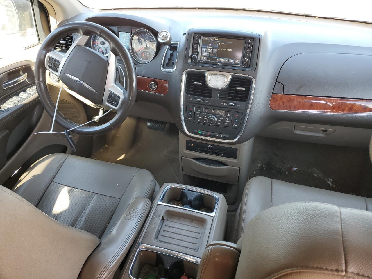 2016 Chrysler Town & Country Touring L VIN: 2C4RC1CG3GR188512 Lot: 61373424