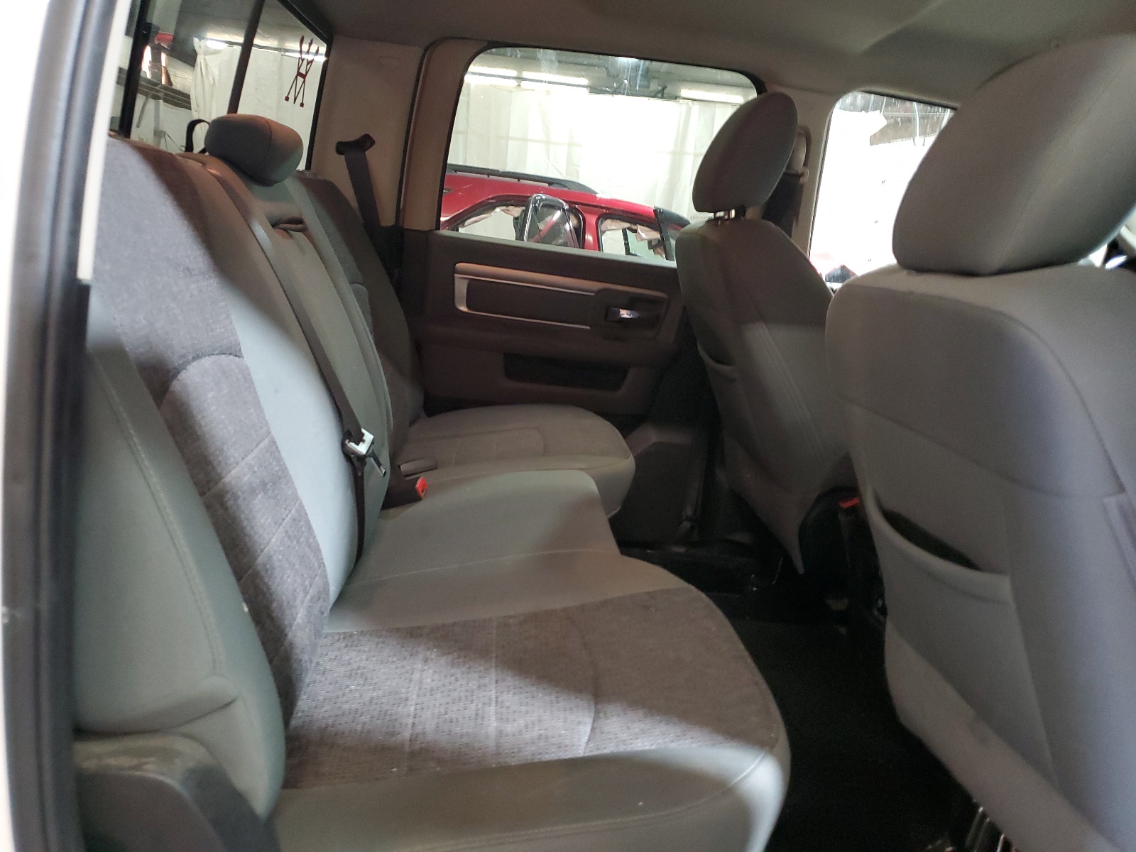 3C6RR7LT8JG130625 2018 Ram 1500 Slt