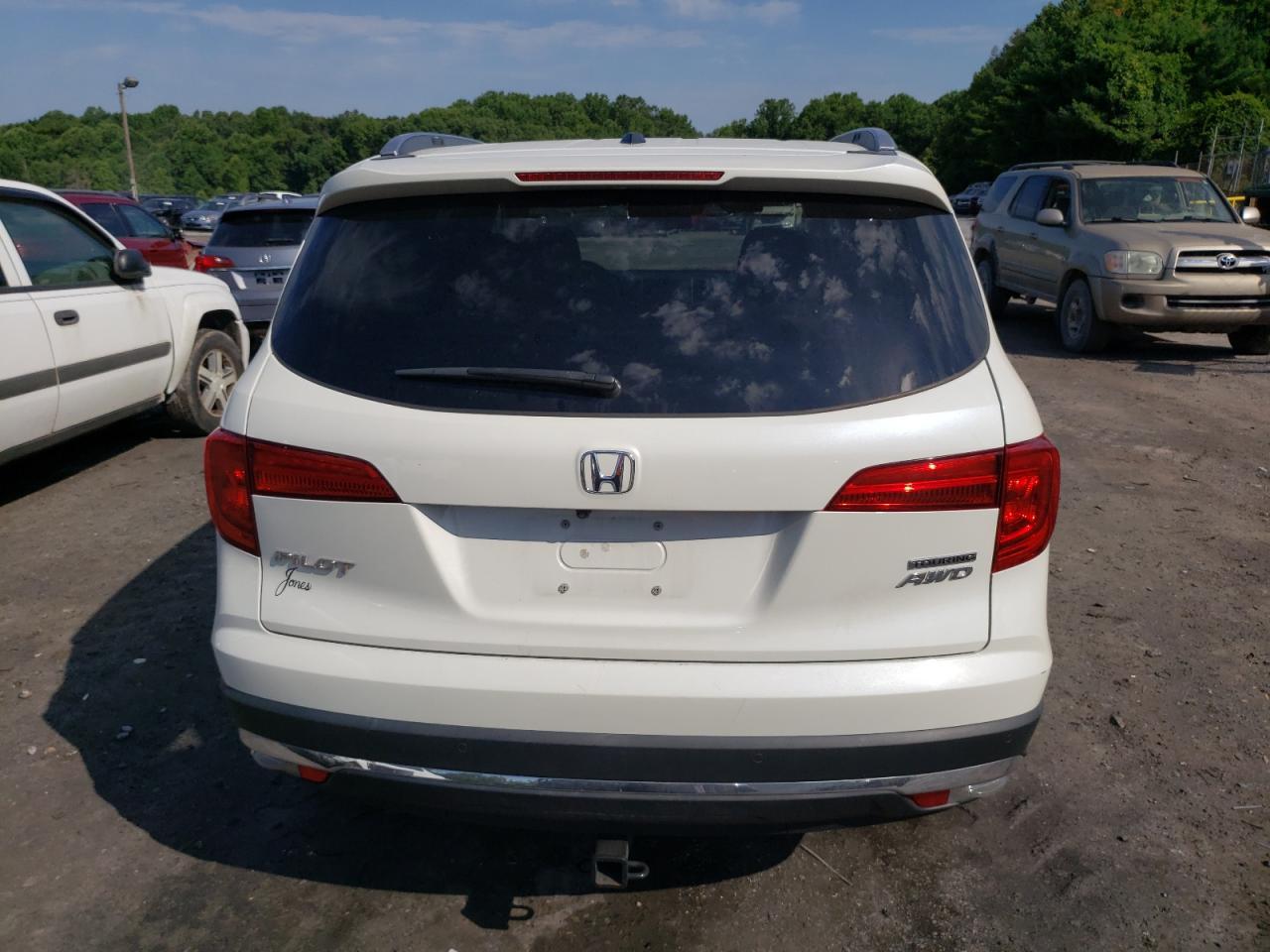 2017 Honda Pilot Touring VIN: 5FNYF6H90HB069601 Lot: 62102264