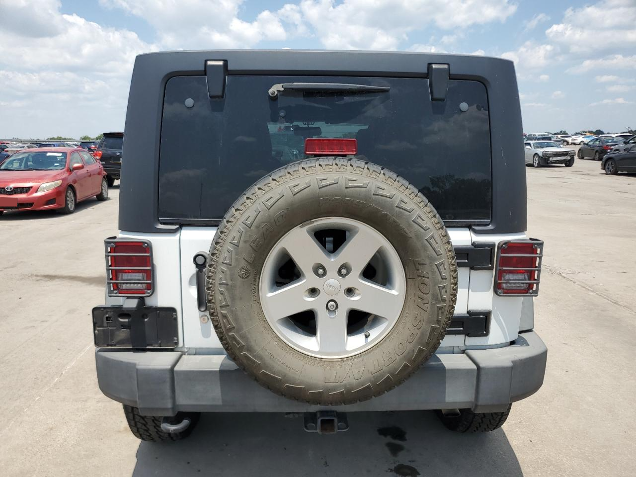 1C4HJWDG6FL712188 2015 Jeep Wrangler Unlimited Sport