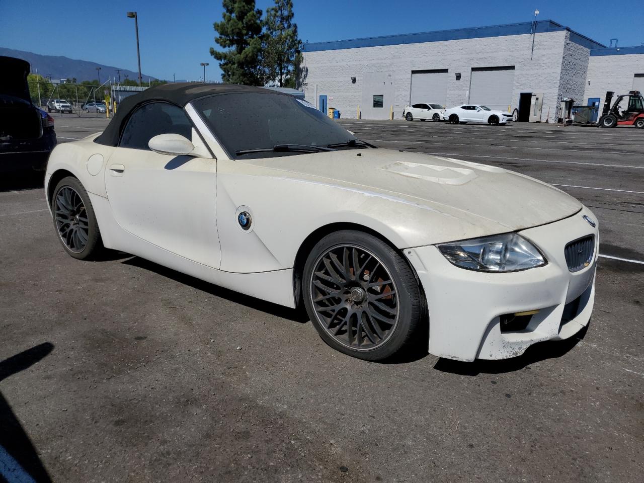 2005 BMW Z4 2.5 VIN: 4USBT33505LS53974 Lot: 65281644