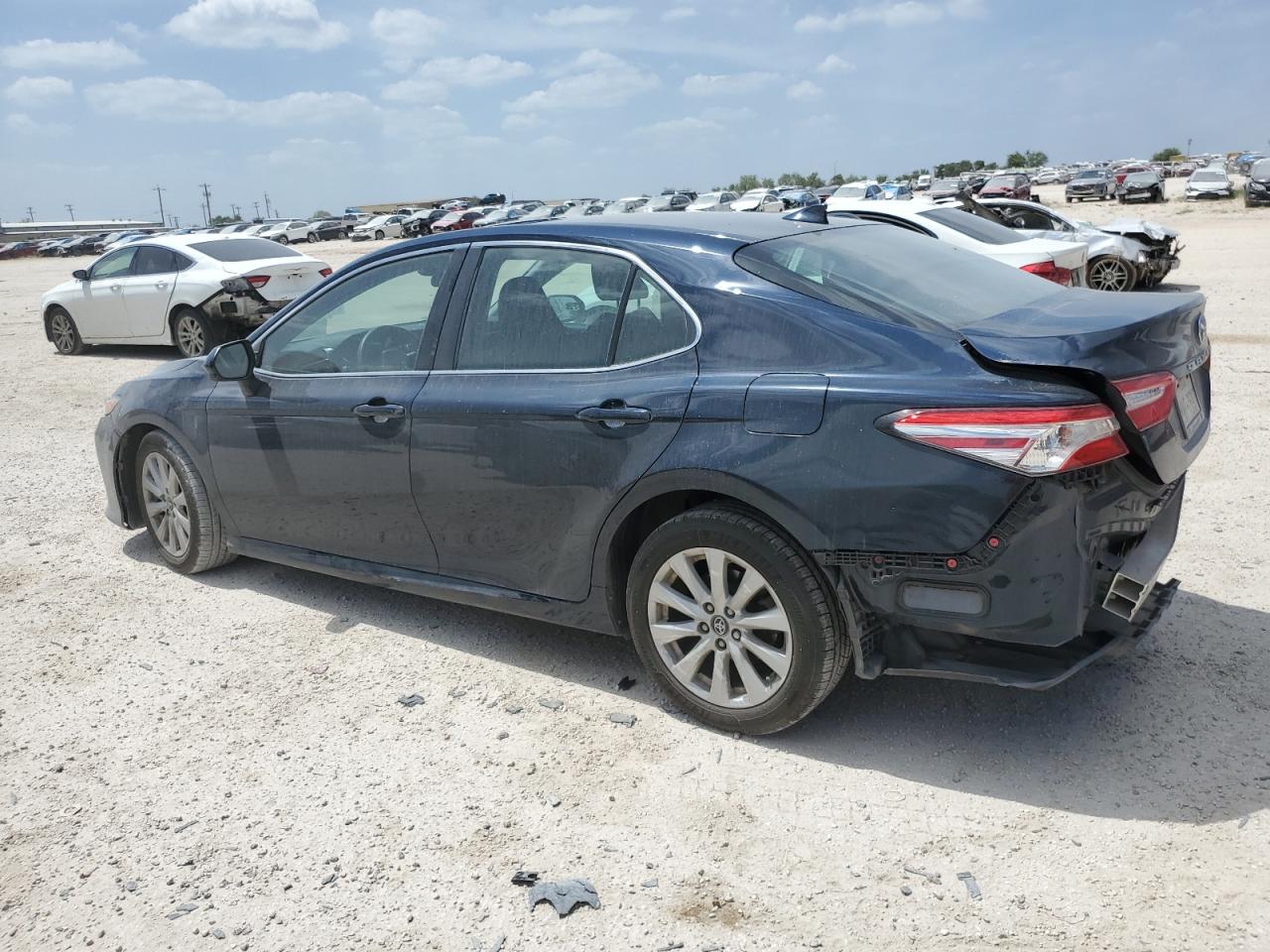 4T1B11HK3KU253645 2019 TOYOTA CAMRY - Image 2