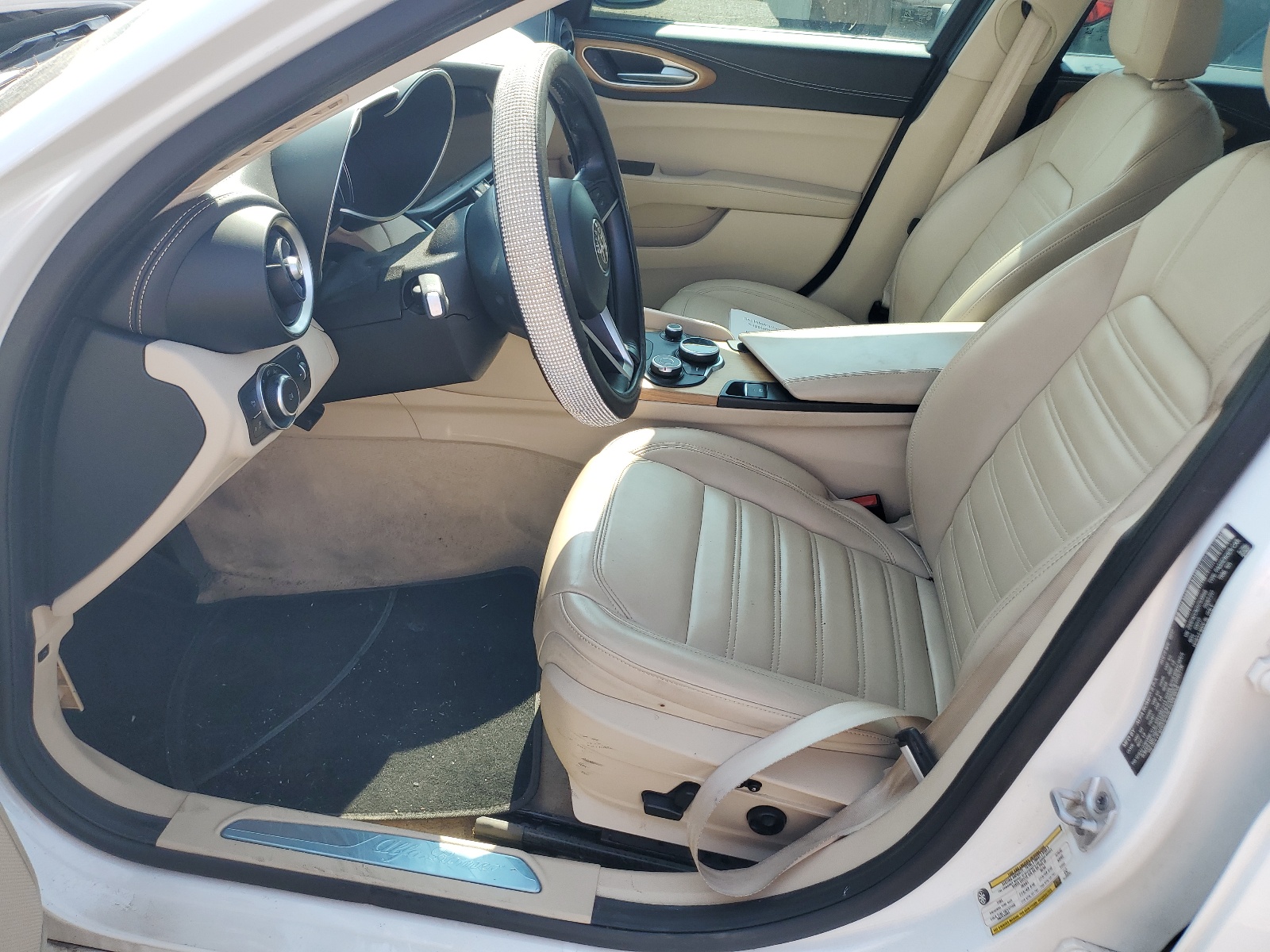 ZARFAECN2H7538848 2017 Alfa Romeo Giulia Ti