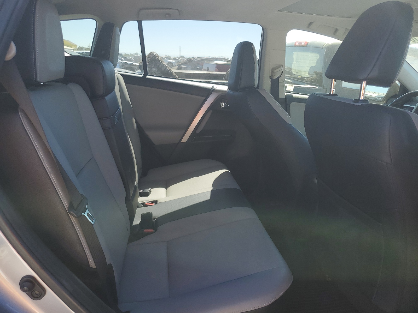 JTMDJREV5JD185311 2018 Toyota Rav4 Hv Limited