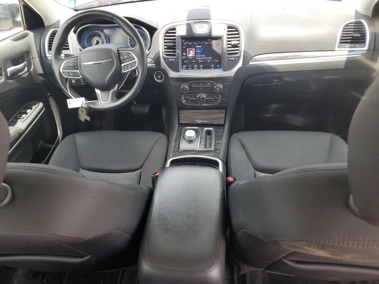 2020 Chrysler 300 Touring VIN: 2C3CCAAG9LH172084 Lot: 63812364