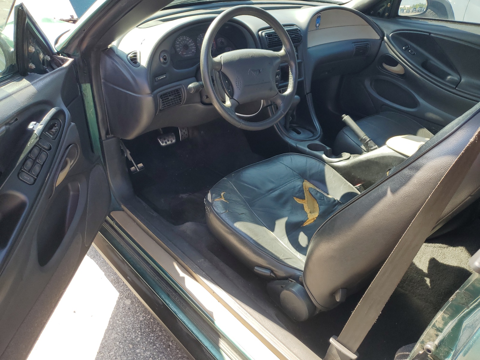 1FAFP444XYF165739 2000 Ford Mustang