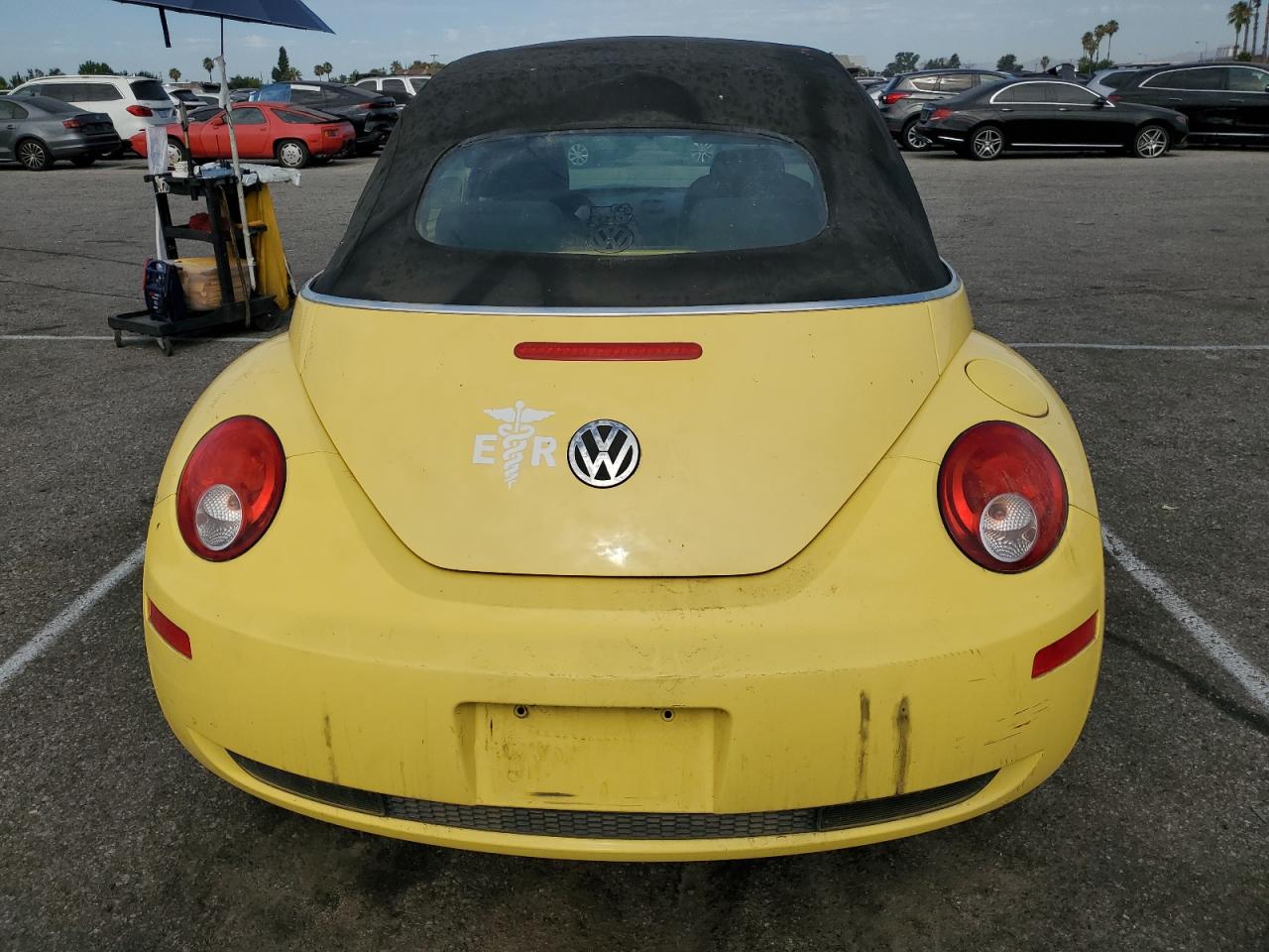 2007 Volkswagen New Beetle Convertible Option Package 1 VIN: 3VWRG31Y27M405645 Lot: 63342314