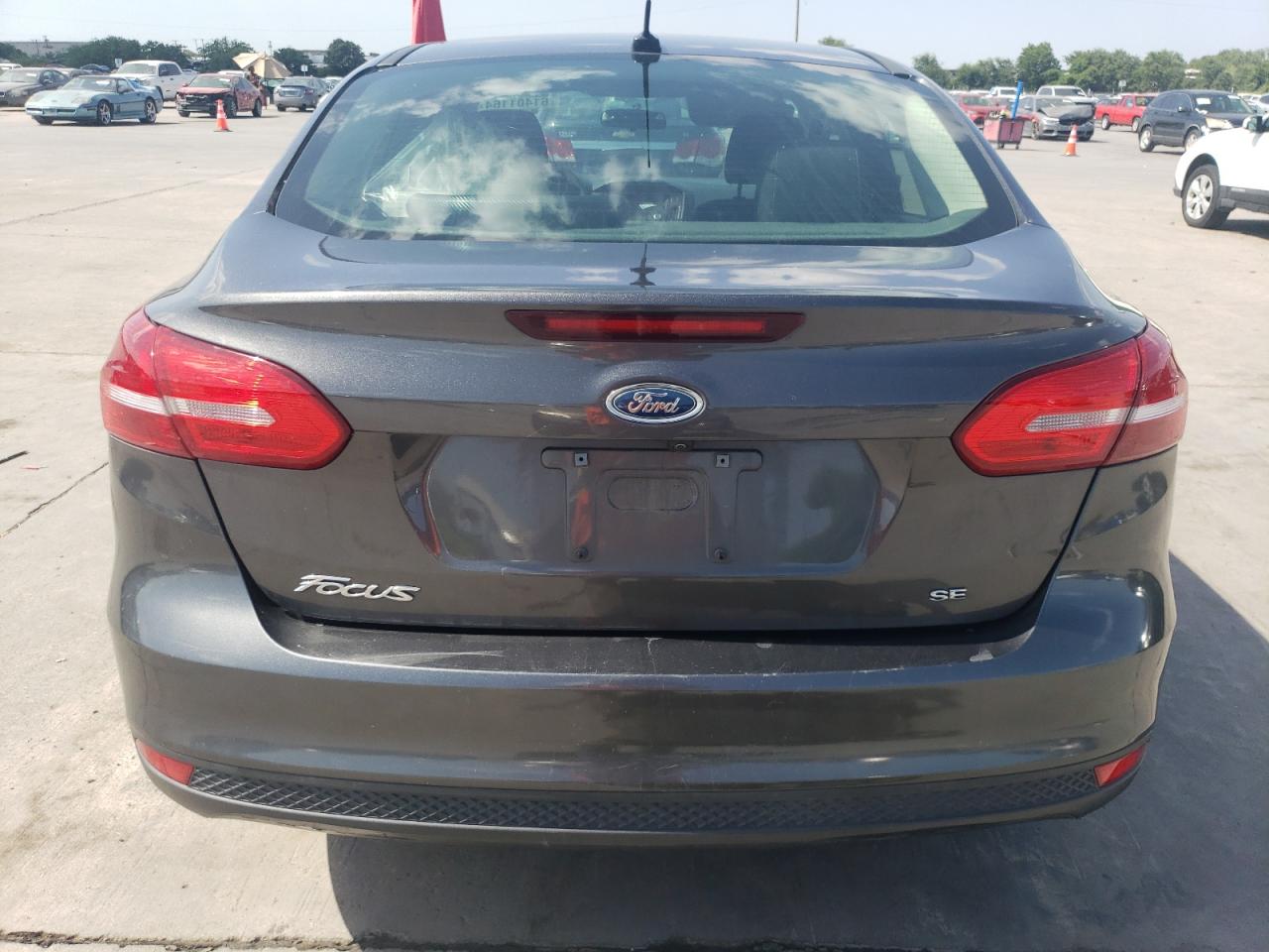 1FADP3F24JL246370 2018 Ford Focus Se