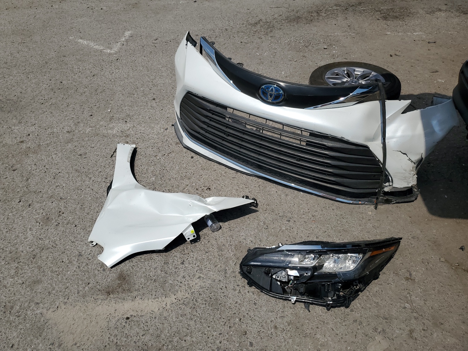 5TDJRKEC0NS119292 2022 Toyota Sienna Xle