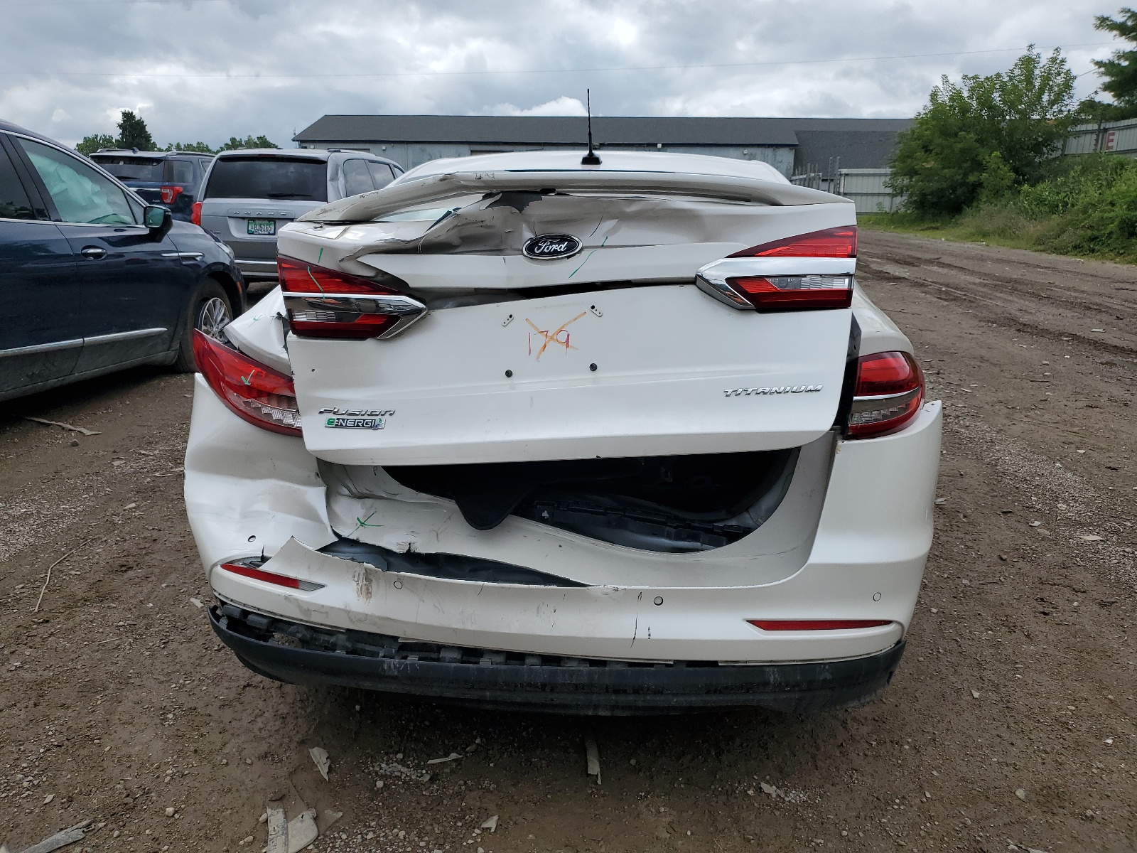 3FA6P0SU2KR185179 2019 Ford Fusion Titanium