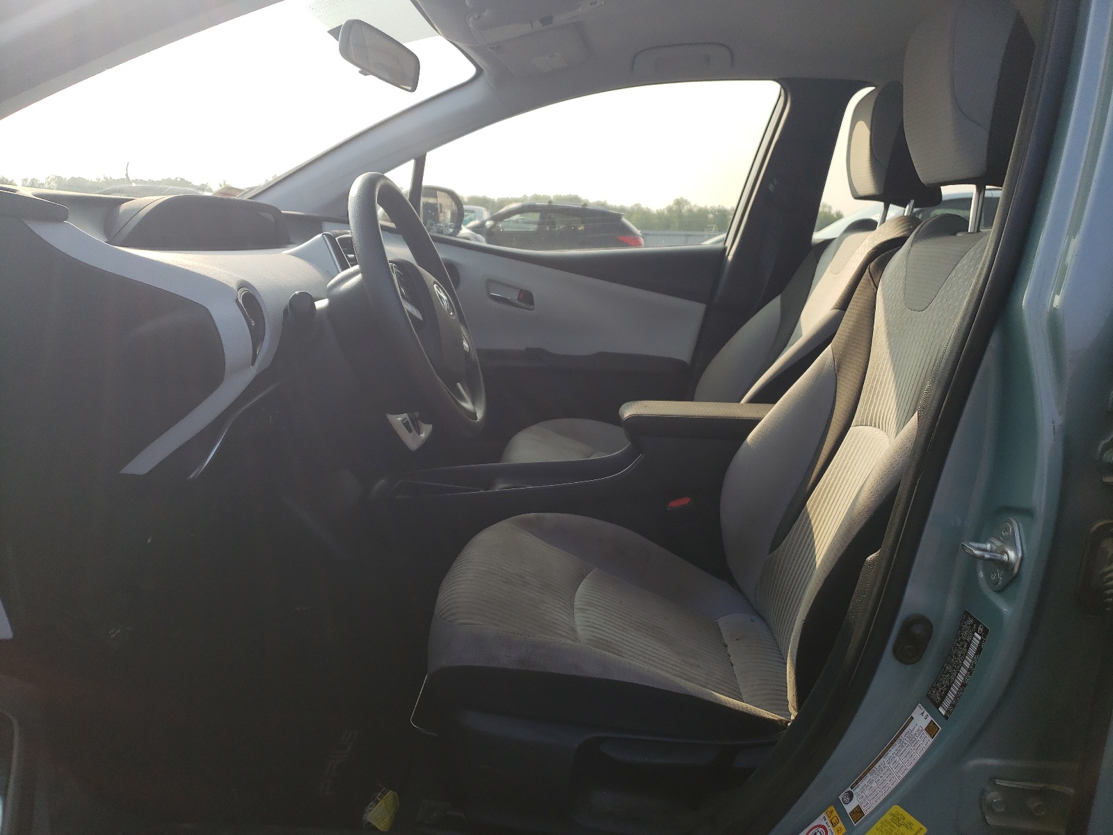 JTDKBRFU5G3005995 2016 Toyota Prius