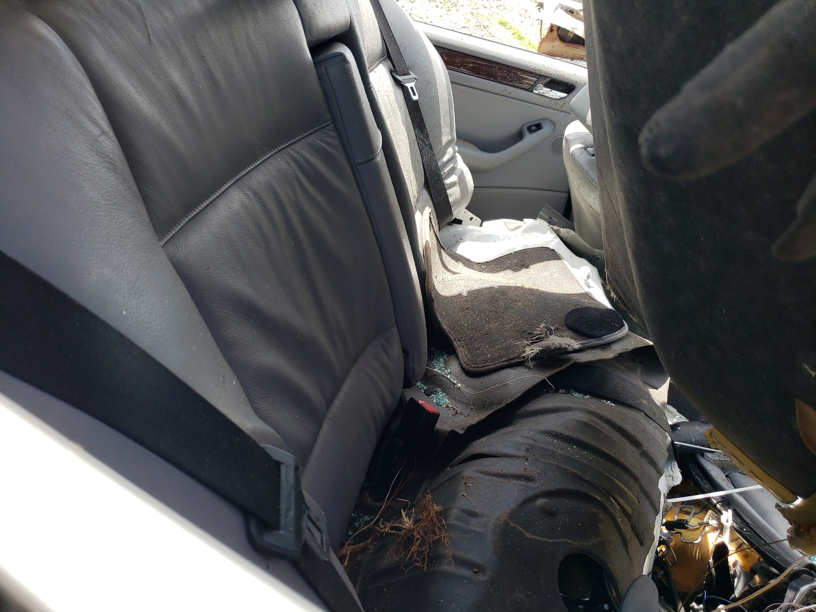 WBAAN374X1ND48912 2001 BMW 325 I