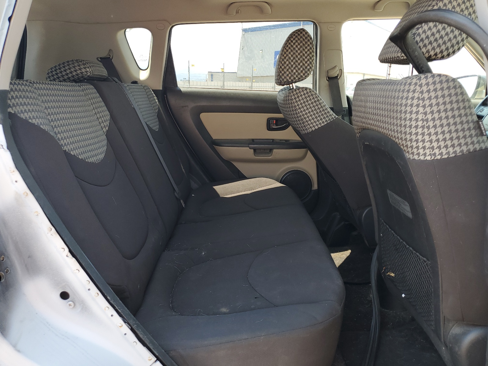 KNDJT2A20B7315950 2011 Kia Soul +