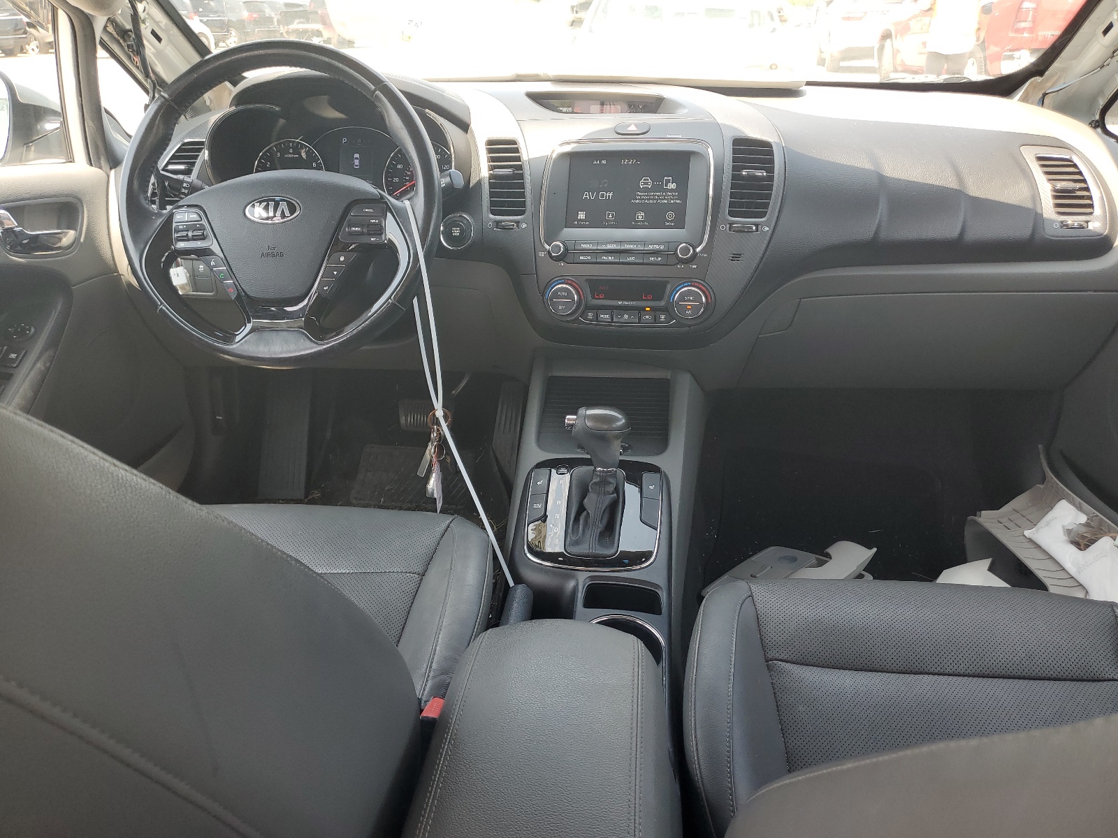 3KPFL4A83JE235045 2018 Kia Forte Ex