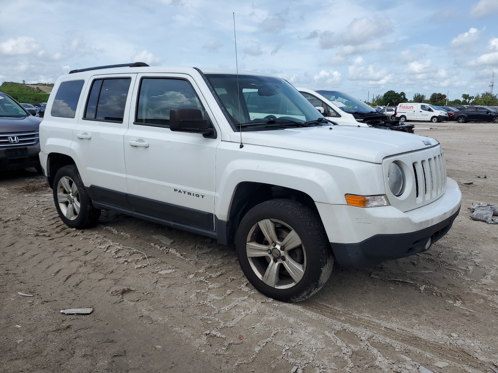 2016 Jeep Patriot Latitude vin: 1C4NJRFB4GD501380