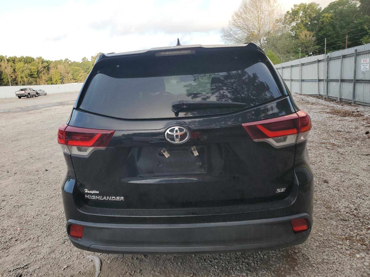 2019 Toyota Highlander Se VIN: 5TDKZRFH4KS352286 Lot: 63396424