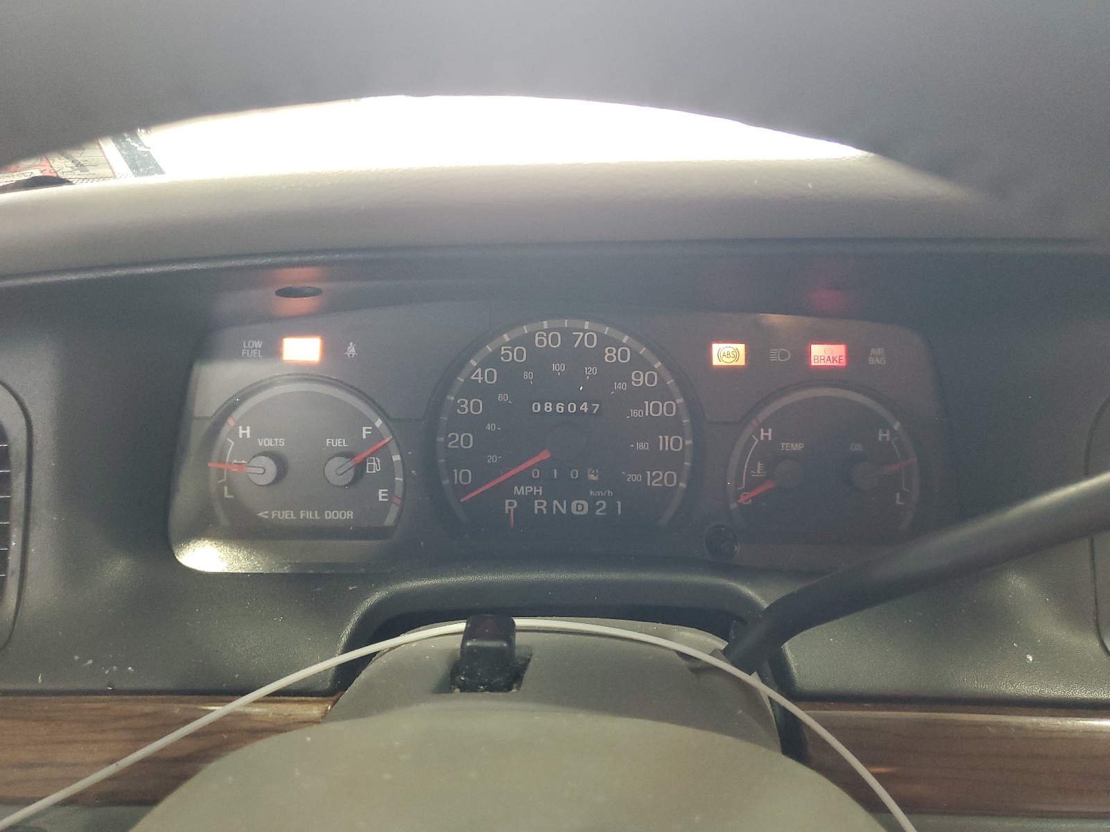 2FAFP74W31X133972 2001 Ford Crown Victoria Lx