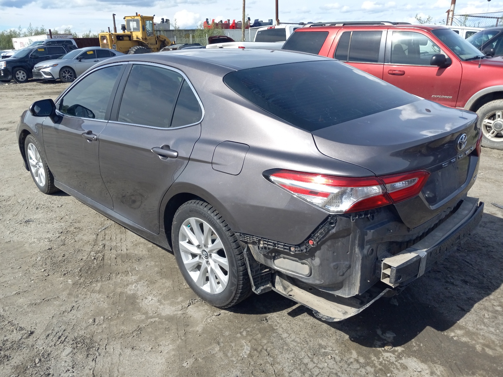 2018 Toyota Camry L vin: 4T1B11HK9JU107359