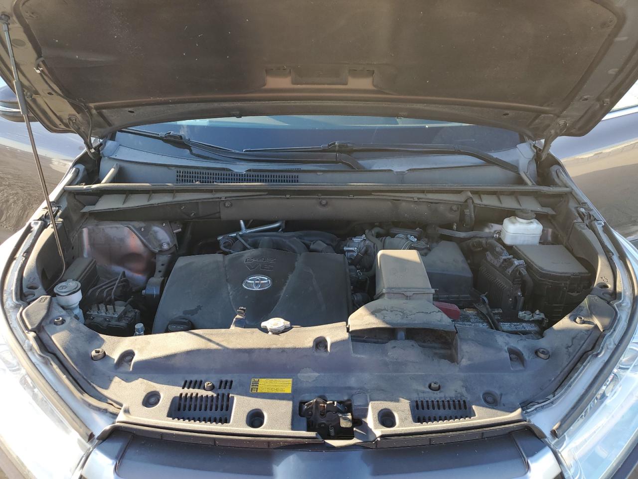 2019 Toyota Highlander Le VIN: 5TDZZRFH3KS295710 Lot: 64852824