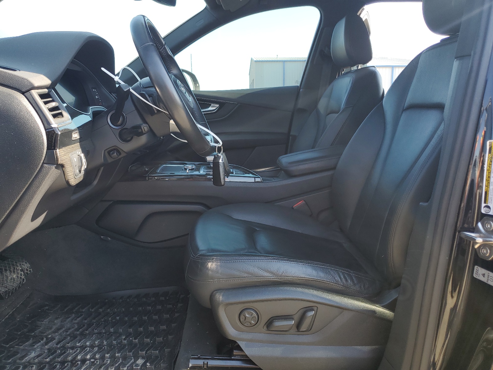 WA1LAAF79HD020878 2017 Audi Q7 Premium Plus