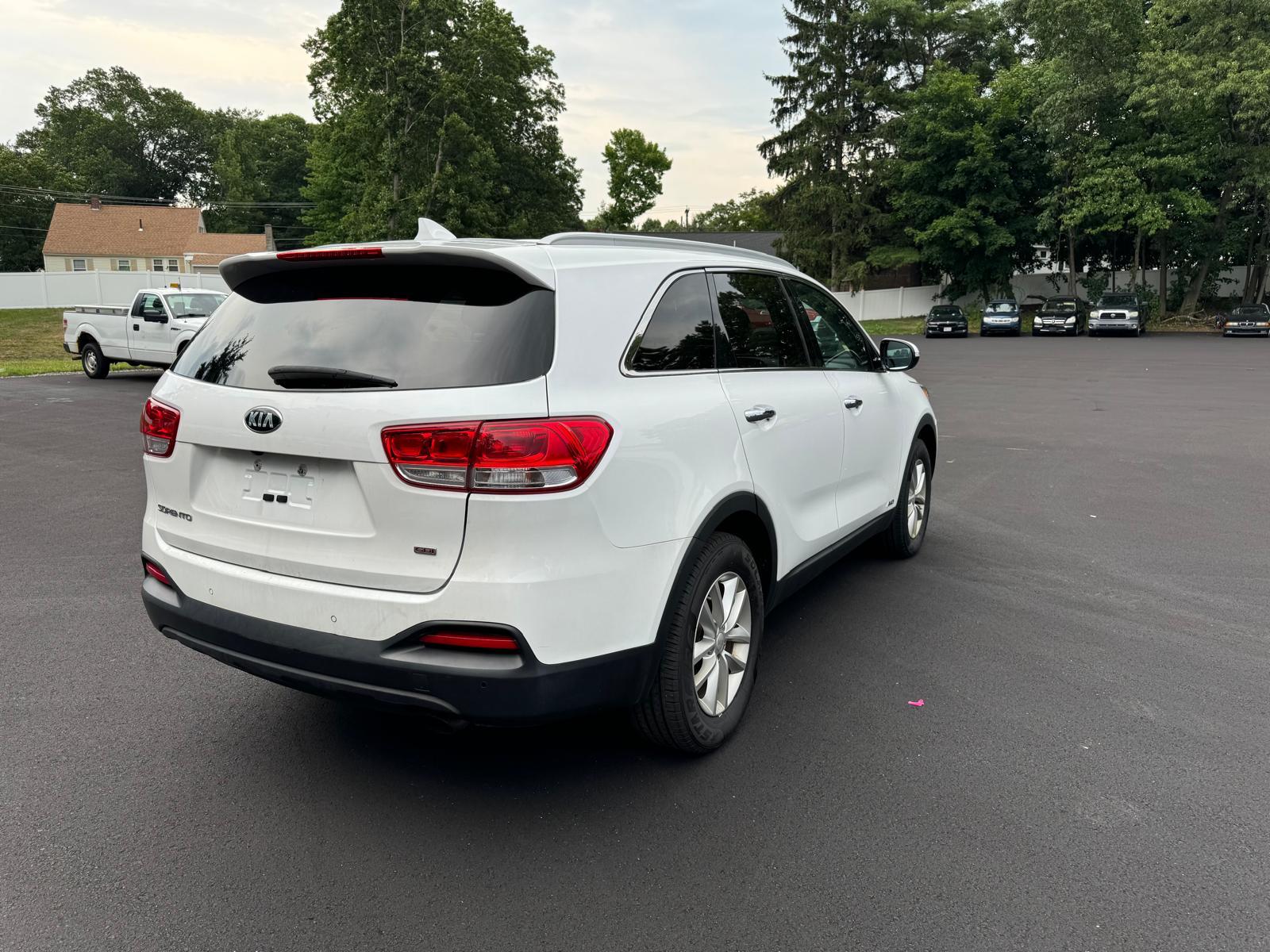 2017 Kia Sorento Lx vin: 5XYPGDA3XHG272281